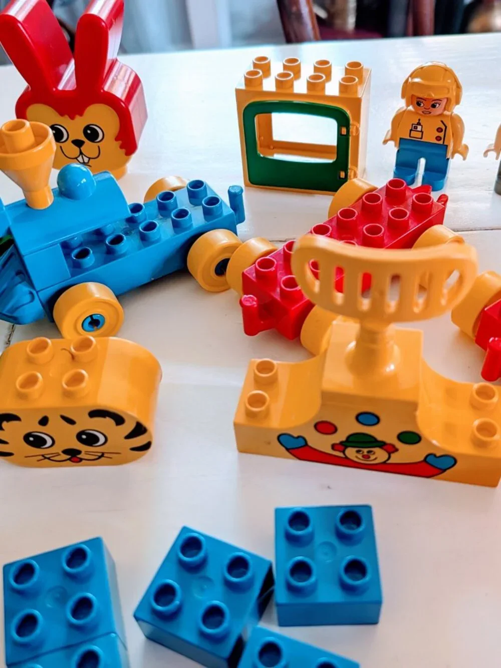 VTG 90s LEGO Duplo Lot 86pc Animals Train Figures Circus Green Bucket #2397 - Picture 6 of 7